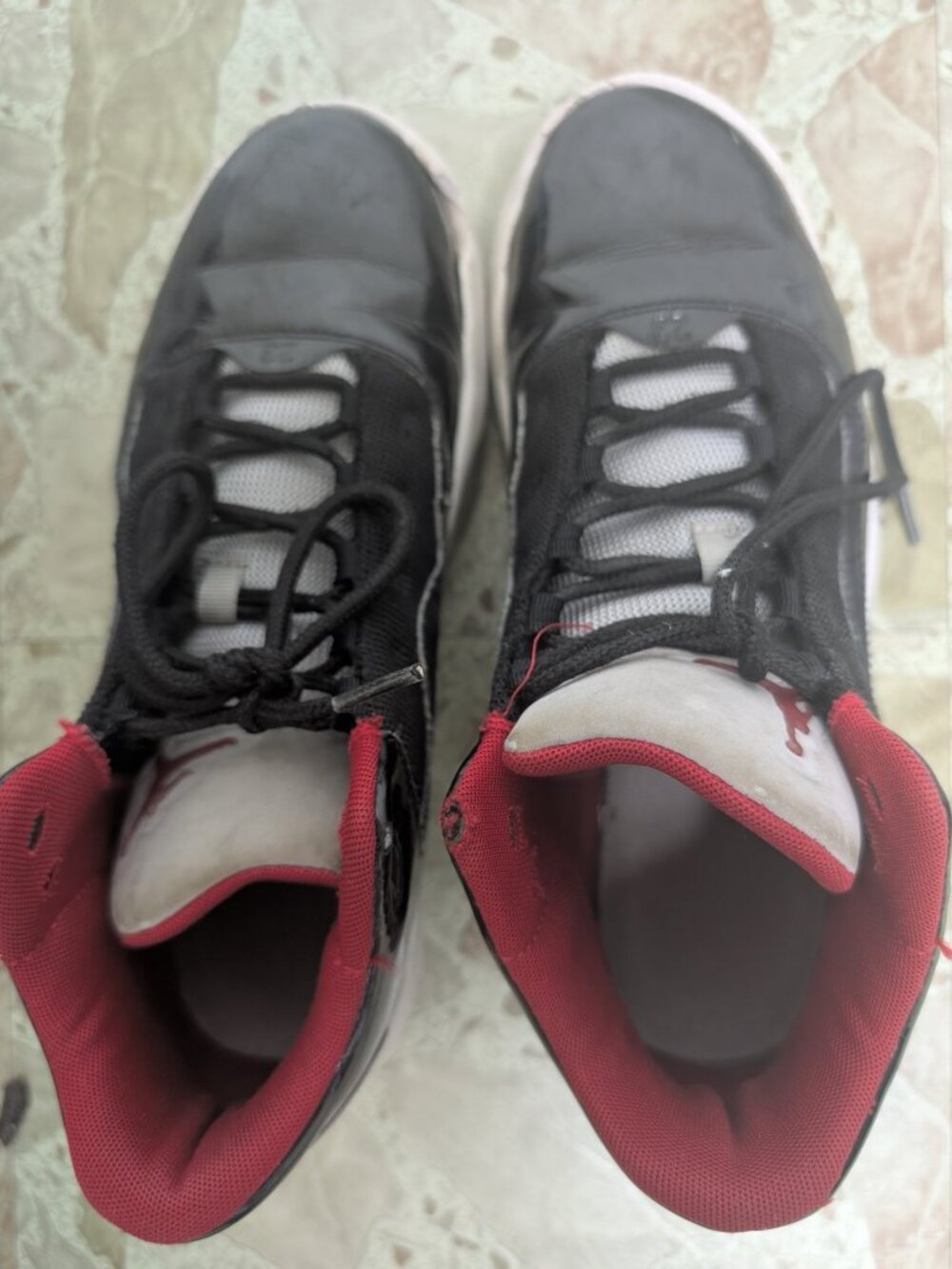 Jordan Max Aura Black Red White Youth 7.5Y
